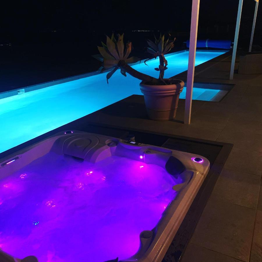 Casa Conil With A Private 25 Meter Heated Pool Villa Exterior photo