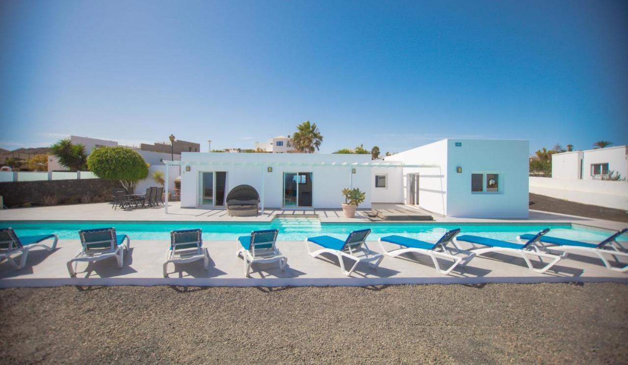 Casa Conil With A Private 25 Meter Heated Pool Villa Exterior photo